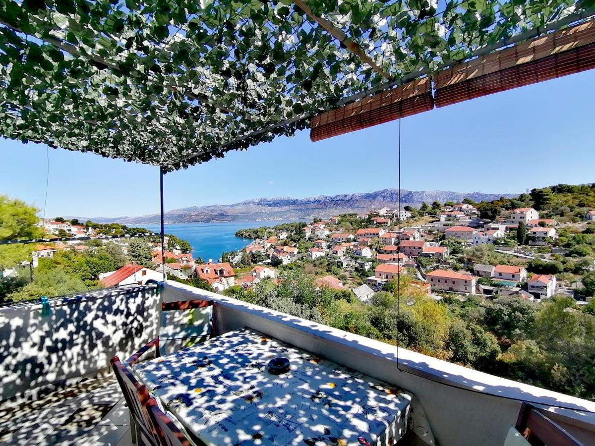 Apartman Canaki Splitska Exterior photo
