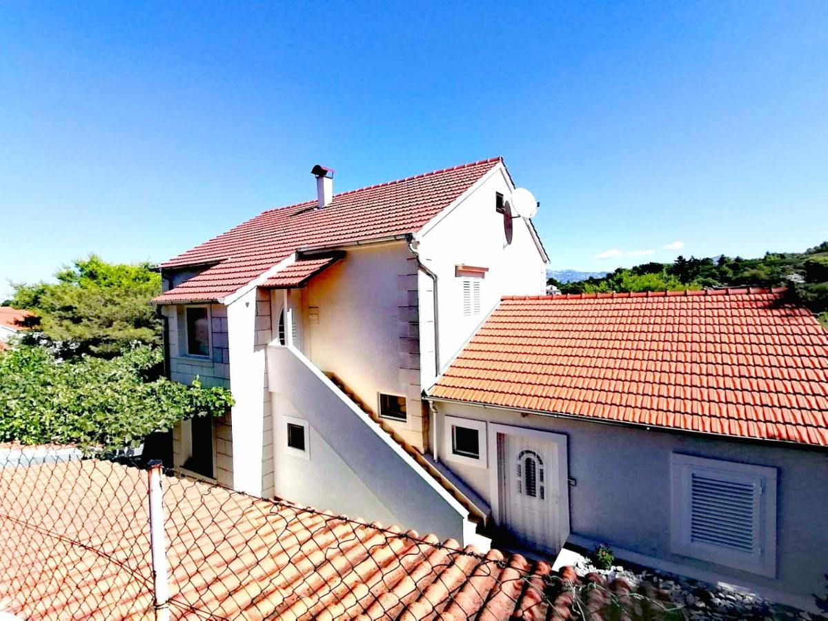 Apartman Canaki Splitska Exterior photo